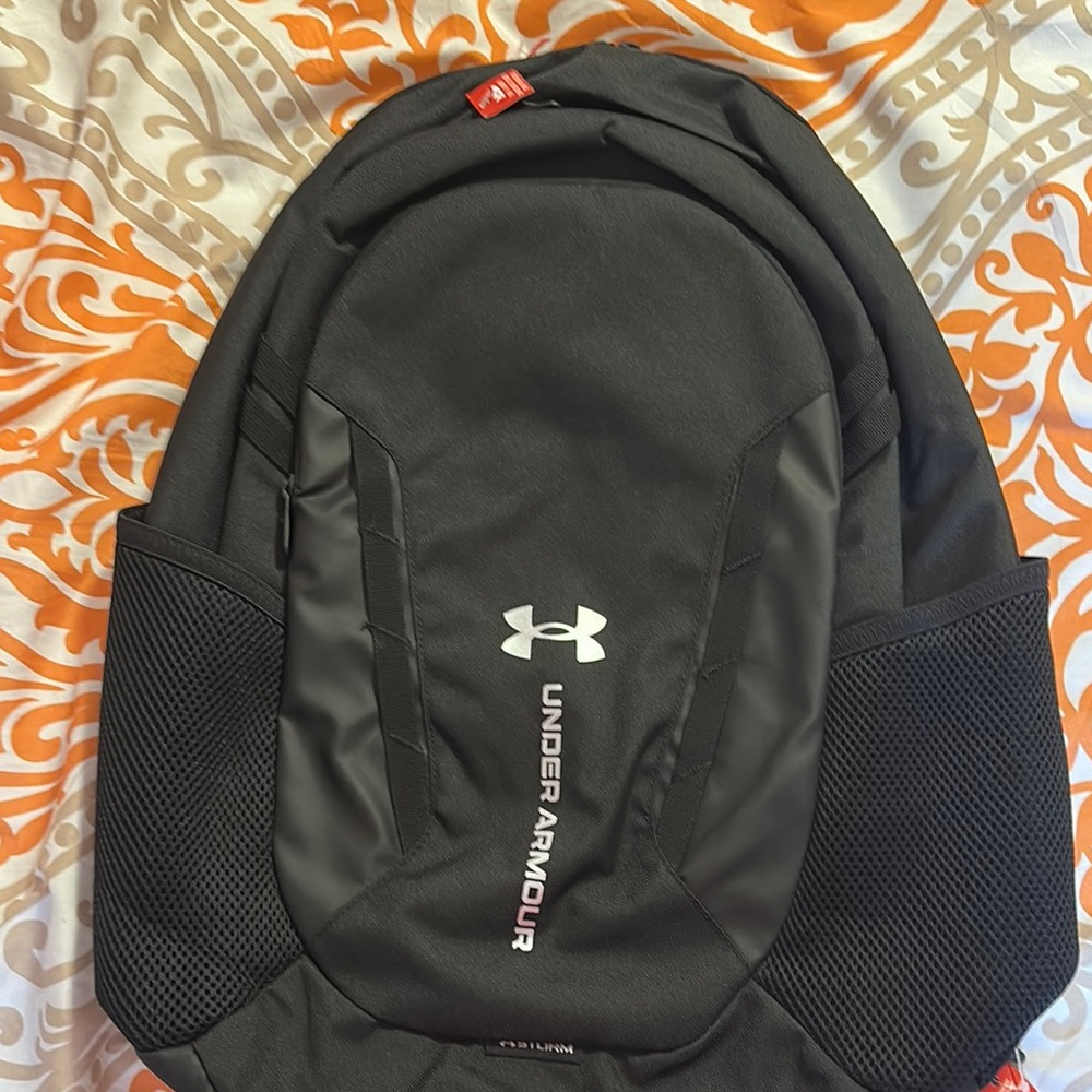 Under Armour Black Backpack with Sleek Design and Durable Fabric